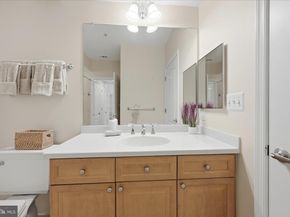 1115 Cameron Street 213, Alexandria VA 22314