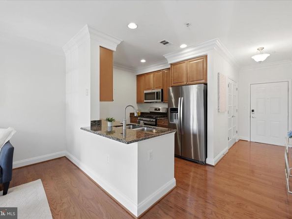 1115 Cameron Street 213, Alexandria VA 22314