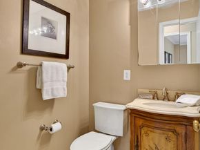 200 S Adams Street, Arlington VA 22204