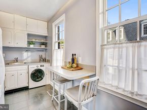 2528 Queen Annes Lane NW, Washington DC 20037