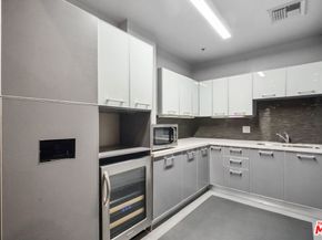 645 W 9th Street 617, Los Angeles CA 90015