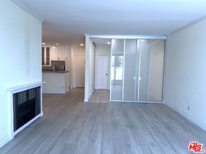 11645 Montana Avenue 323, Los Angeles CA 90049