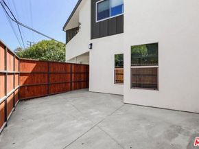 2001 Penmar Avenue, Venice CA 90291