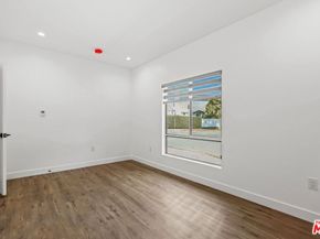 2001 Penmar Avenue, Venice CA 90291