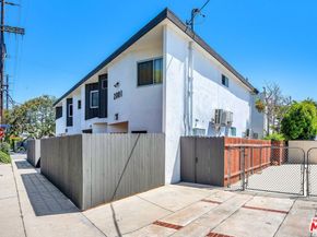 2001 Penmar Avenue, Venice CA 90291