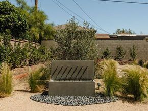 5910 S Kings Road, Los Angeles CA 90056