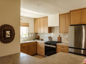 5910 S Kings Road, Los Angeles CA 90056