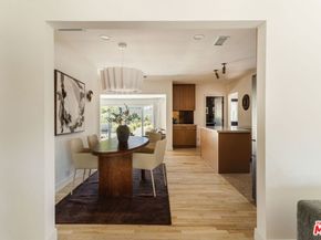 5910 S Kings Road, Los Angeles CA 90056