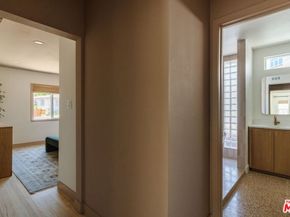 5910 S Kings Road, Los Angeles CA 90056