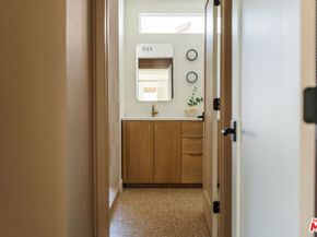 5910 S Kings Road, Los Angeles CA 90056