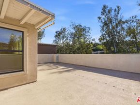 2111 N Cahuenga Boulevard 11, Los Angeles CA 90068