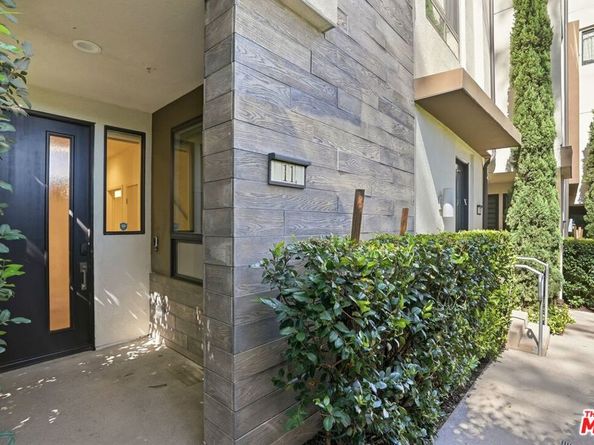2111 N Cahuenga Boulevard 11, Los Angeles CA 90068