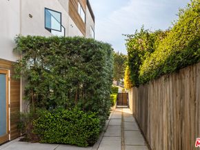 1/2 S Wilton Place, Los Angeles CA 90005