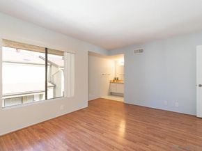 3286 Caminito Eastbluff 114, La Jolla CA 92037