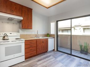 3286 Caminito Eastbluff 114, La Jolla CA 92037