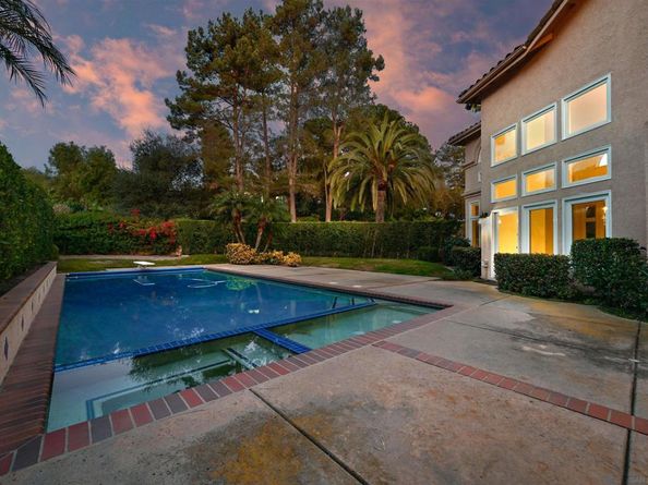 516 Camino Bailen, Escondido CA 92029