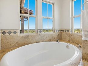 7970 Entrada De Luz E, San Diego CA 92127