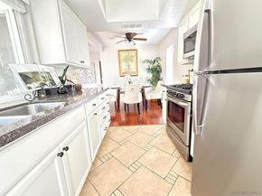 6878 Navajo Rd 104, San Diego CA 92119