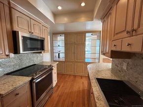 2410 Albatross St 9, San Diego CA 92101