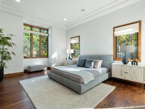8080 La Jolla Scenic Dr N, La Jolla CA 92037