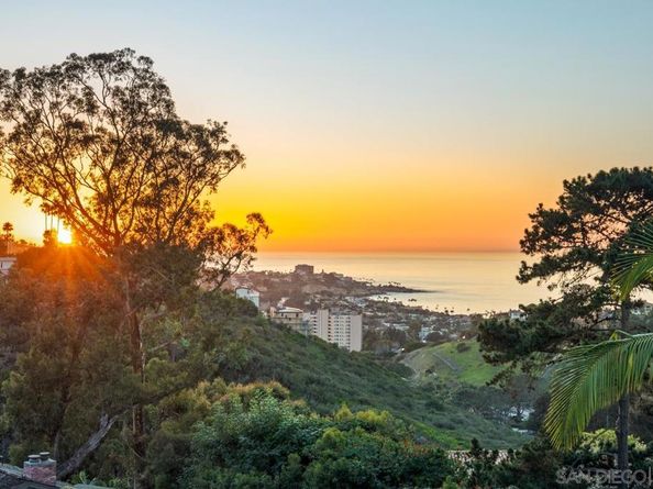 8080 La Jolla Scenic Dr N, La Jolla CA 92037
