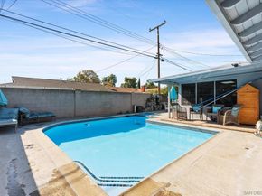 11518 205th St, Lakewood CA 90715