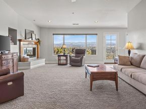 1033 Via Contenta, Escondido CA 92029