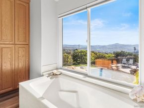 1033 Via Contenta, Escondido CA 92029