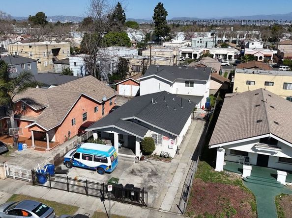 1049 W 61st Street, Los Angeles CA 90044