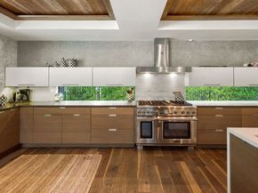 16957 Mooncrest Drive, Encino CA 91436