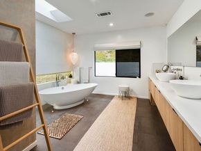 16957 Mooncrest Drive, Encino CA 91436