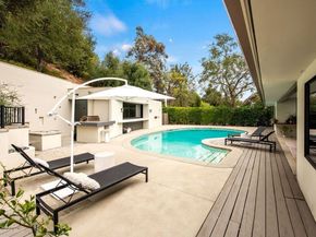 16957 Mooncrest Drive, Encino CA 91436