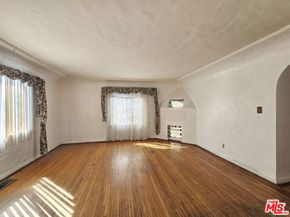 533 W 95th Street, Los Angeles CA 90044