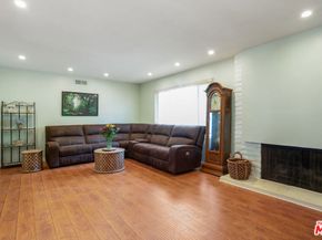 18631 Superior Street, Northridge CA 91324
