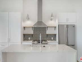 7325 Rindge Avenue, Playa Del Rey CA 90293