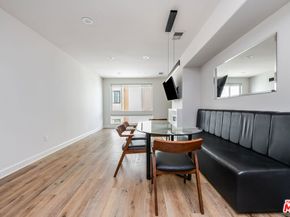 10609 Bloomfield Street 305, Toluca Lake CA 91602