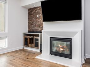 10609 Bloomfield Street 305, Toluca Lake CA 91602