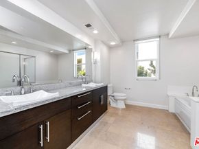 10609 Bloomfield Street 305, Toluca Lake CA 91602