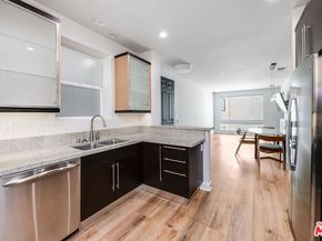 10609 Bloomfield Street 305, Toluca Lake CA 91602