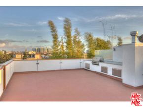 2452 Penmar Avenue, Venice CA 90291