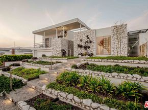 18145 Kingsport Drive, Malibu CA 90265