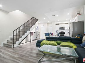 1805 S New England Street, Los Angeles CA 90006