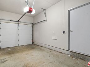 1805 S New England Street, Los Angeles CA 90006