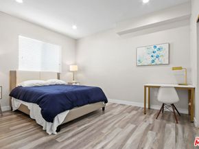 1805 S New England Street, Los Angeles CA 90006