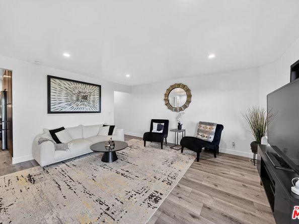 8960 Crescent Drive, Los Angeles CA 90046