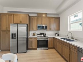 19025 Bassett Street, Los Angeles CA 91335