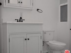 1816 S La Brea Avenue, Los Angeles CA 90019