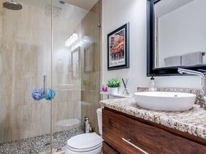 10707 Camarillo Street 108, Toluca Lake CA 91602