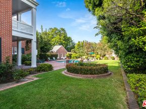 324 S Rimpau Boulevard, Los Angeles CA 90020