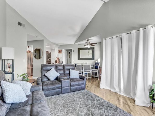 3049 Golden Oak Way, Spring Valley CA 91978